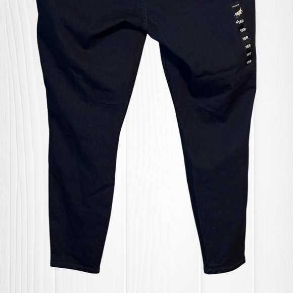 TORRID Jegging Skinny Super Stretch High-Rise Jeans - Dark Wash NWOT - Picture 10 of 13